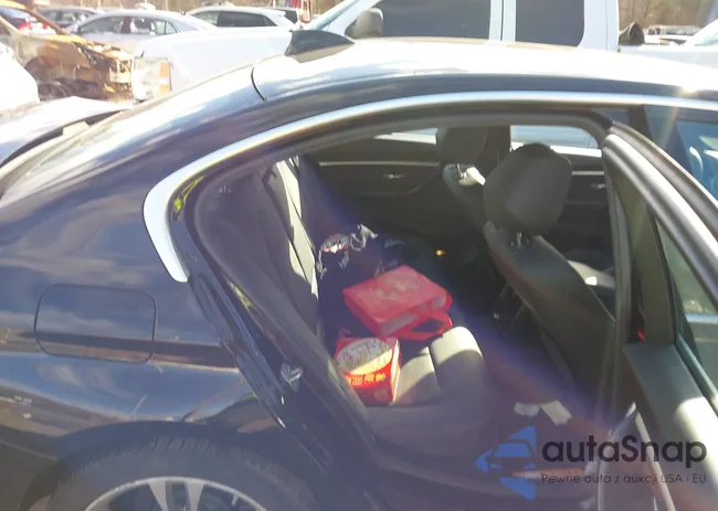 WBA8D9G50JNU68647: 43705614