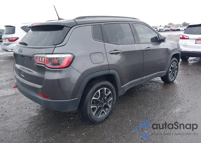 3C4NJDDB9LT170726: 43704936