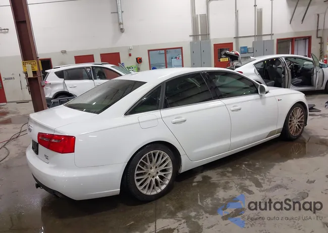 WAUBGAFCXCN005657: 43705016