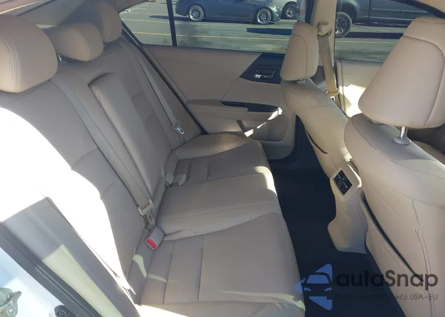 1HGCR2F8XFA043681: 43705796