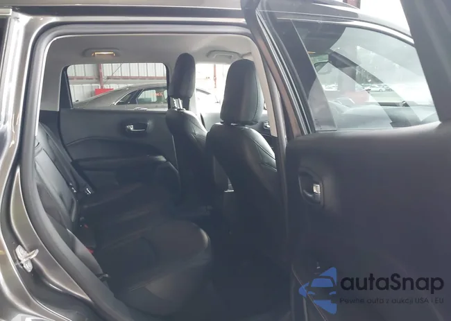 3C4NJDBBXKT733963: 43705839