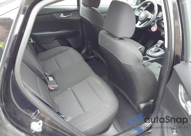 3KPF24AD6LE259410: 43705986