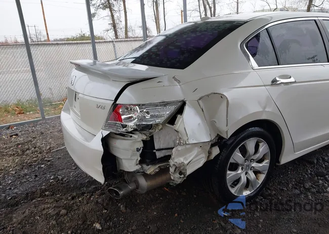 1HGCP3F87AA030682: 43706766