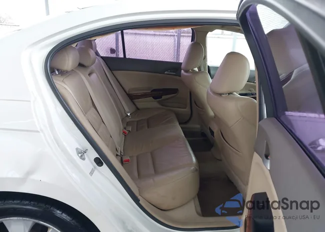 1HGCP3F87AA030682: 43706766