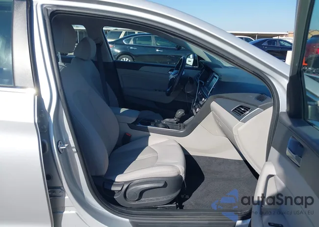 5NPE34AF2JH676820: 43708159