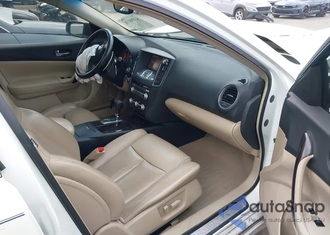 1N4AA5AP3EC482811: 43708178