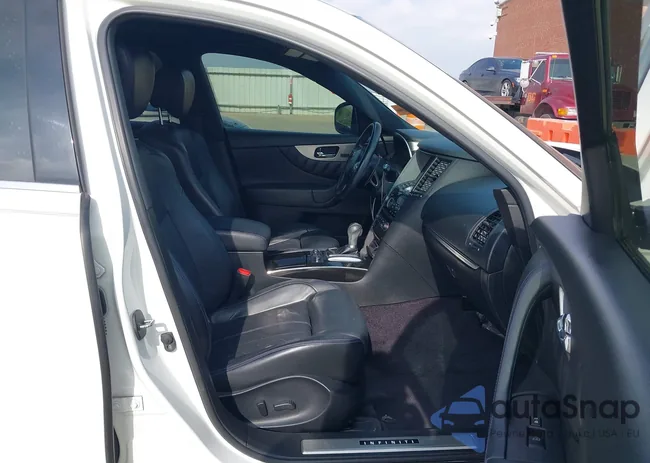 JN8CS1MUXGM670754: 43708286