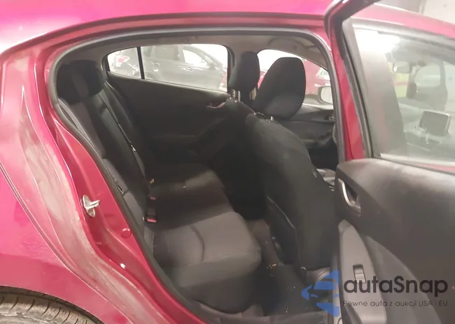 3MZBM1L73FM212633: 43708294