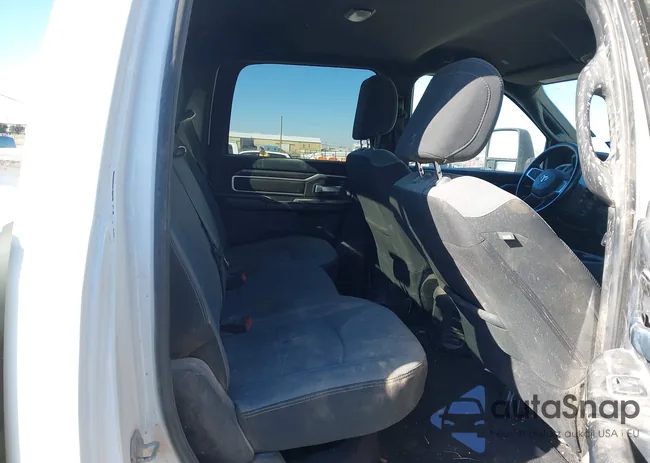 3C6UR5DL2RG338525: 43708342