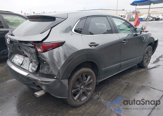 3MVDMBBM0RM633821: 43708544