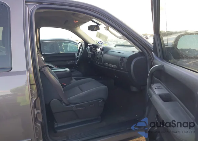 2GTEC13JX81332745: 43708638