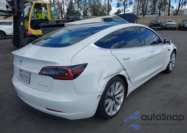 5YJ3E1EB5LF713030: 43708643