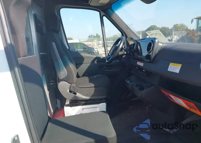 WD3PF1CD7KP059855: 43707792