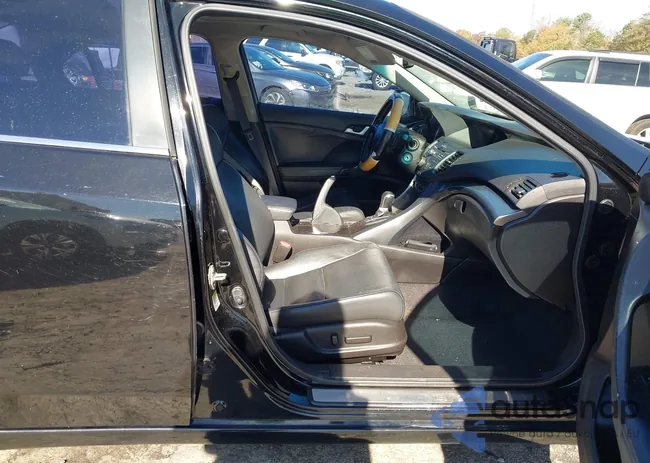 JH4CU2F69BC004380: 43709190