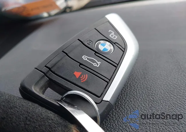 WBA63AV09NFM19711: 43709315