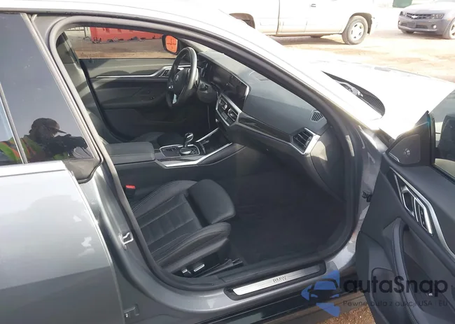 WBA63AV09NFM19711: 43709315