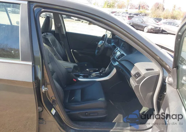 1HGCR2F87DA120049: 43709378