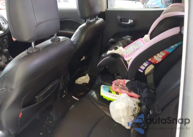 3C4NJDDB7KT669121: 43708675