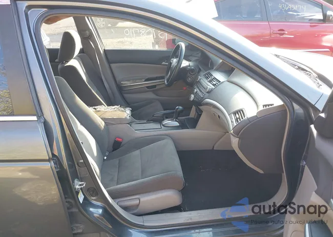 1HGCP26739A008188: 43708710