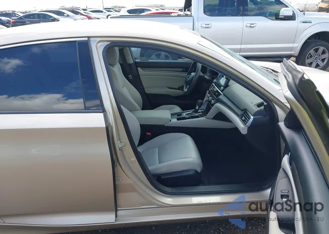 1HGCV1F14JA052832: 43708776