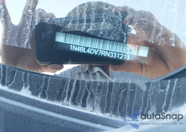 1N4BL4DV7RN331211: 43708973