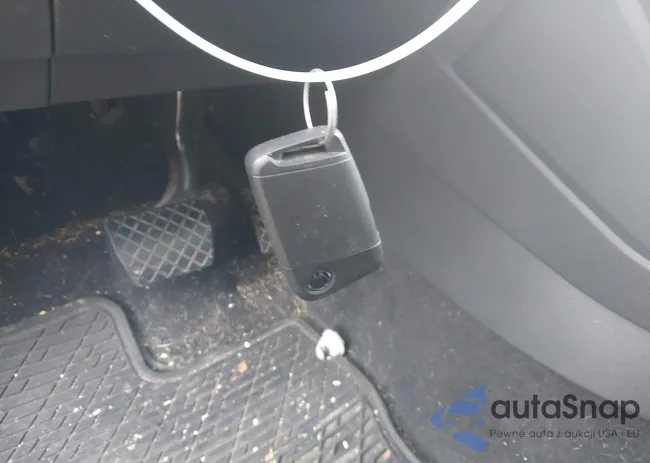 3VV2B7AX7JM185817: 43710092