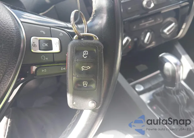 3VWD17AJ1FM425227: 43710481