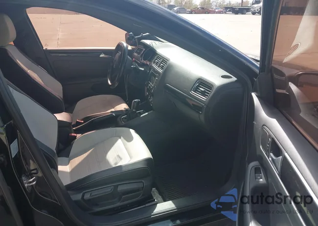 3VWD17AJ1FM425227: 43710481