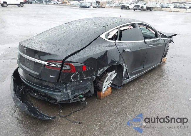 5YJSA1E24HF196057: 43709750