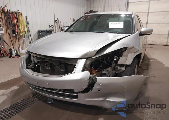 1HGCP26348A001343: 43709775