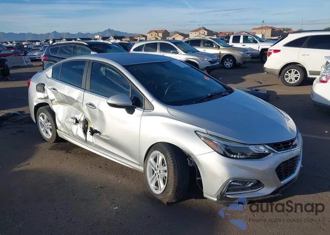 1G1BE5SM1J7210972: 43711072