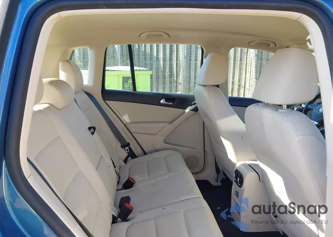 WVGAV7AX8HW510272: 43711079