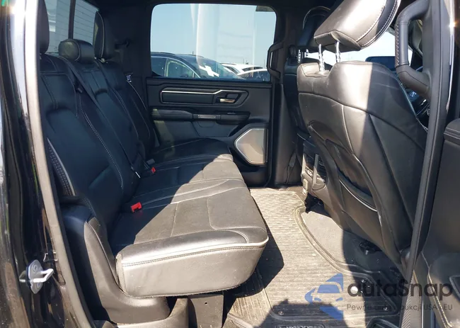 1C6SRFHT4KN793557: 43711244