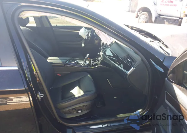 WBAFU7C52BC869695: 43711328