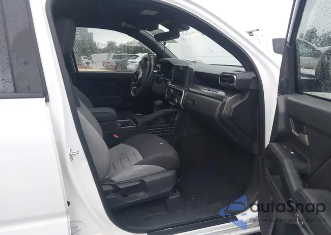 3TMKB5FN0RM016843: 43711359