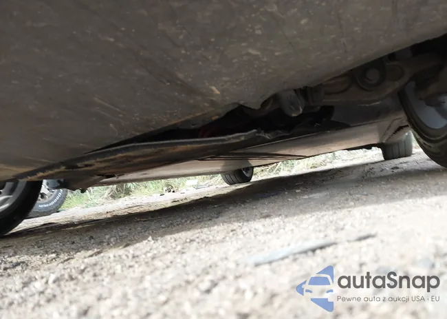 5YJ3E1EB5KF390175: 43711372