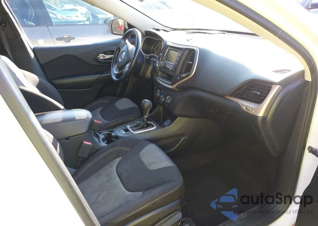 1C4PJLAB8GW303161: 43710983