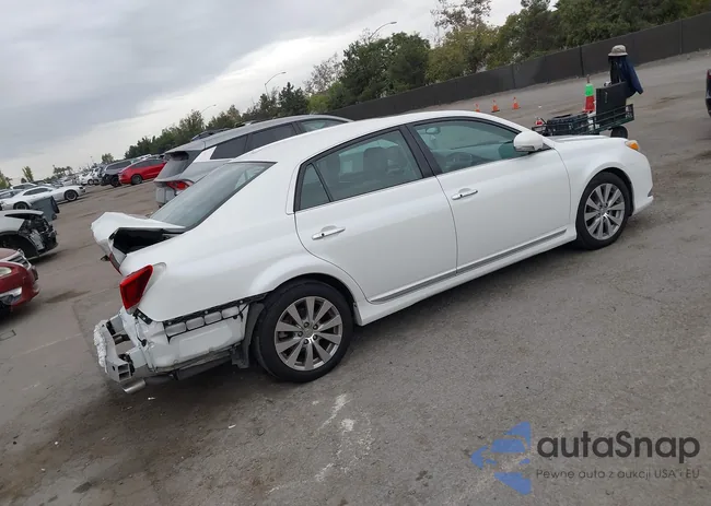 4T1BK3DB6CU457825: 43712272