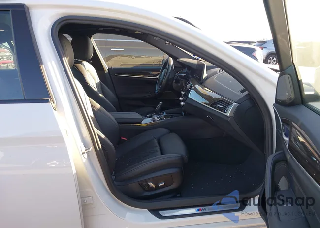 WBA53BH04MCF02642: 43711816