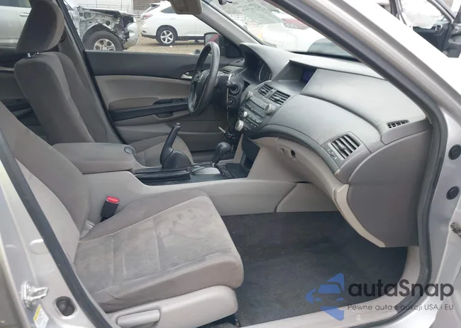 1HGCP2F34AA085833: 43713152