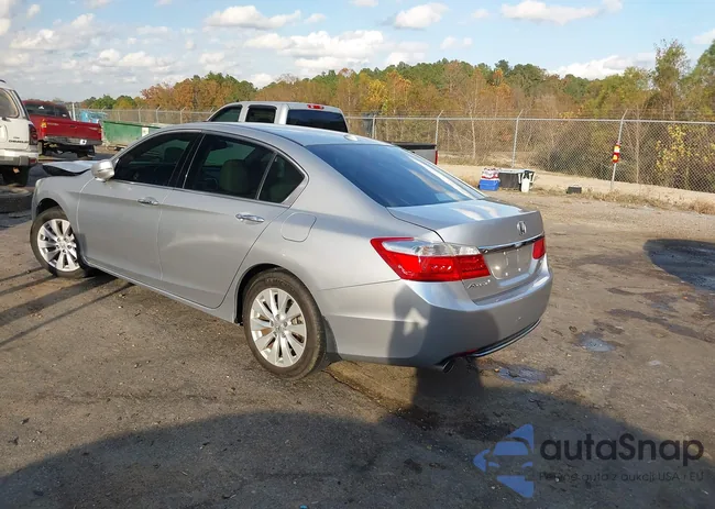 1HGCR3F80DA008666: 43712947