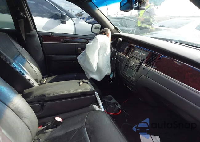 2LNBL8EV5BX759049: 43714341