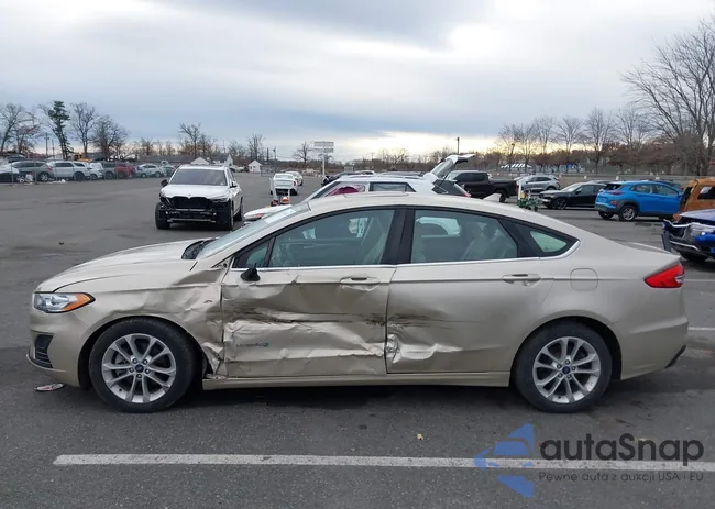 3FA6P0LU6KR101542: 43714367