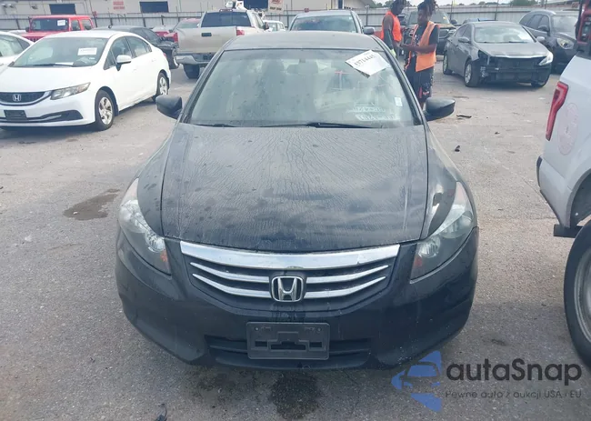 1HGCP2F63BA151770: 43714445