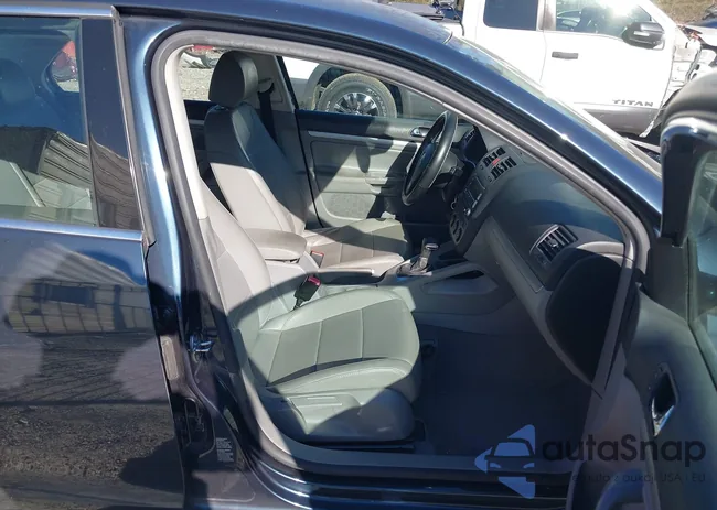 3VWRF71K15M610926: 43714614