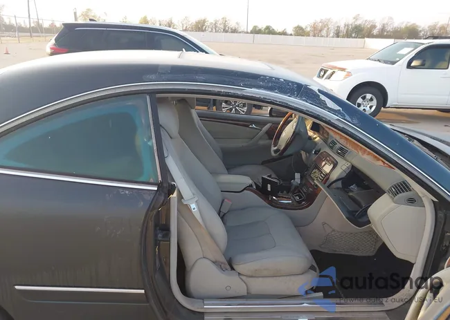 WDBPJ75J03A037603: 43713658