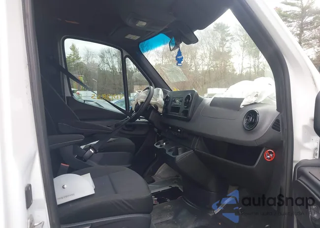 W1Y40CHY2MT057832: 43713855