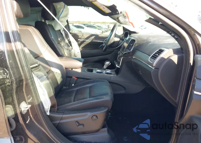 1C4RJEBG5MC601551: 43715174