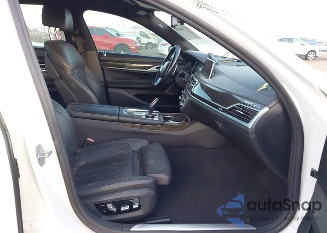 WBA7E2C5XKB217627: 43714840