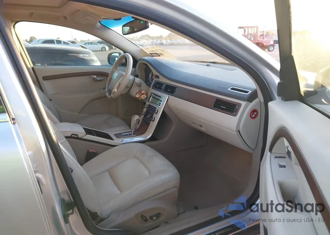 YV1982AS1A1127907: 43714864